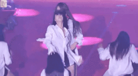 Đêm nhạc của PSY bị phản ứng vì màn vũ đạo gợi dục