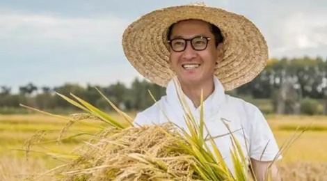Châu Kiệt ủng hộ 10 tấn gạo để tưởng nhớ bác sĩ Lý Văn Lượng