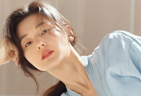 Jeon Ji Hyun bị chỉ trích vì không quyên góp phòng dịch Covid-19