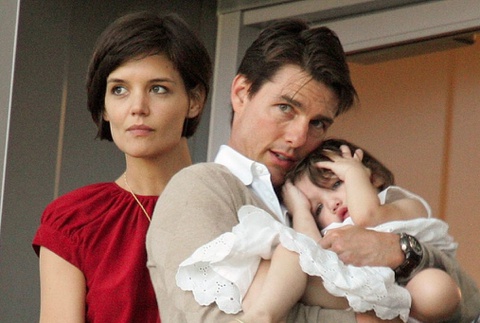 Tom Cruise - ba lần ly hôn và 8 năm không nhìn mặt con gái Suri