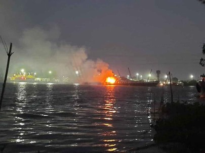 Cháy tàu chở xăng trên sông Đồng Nai, 2 người chết