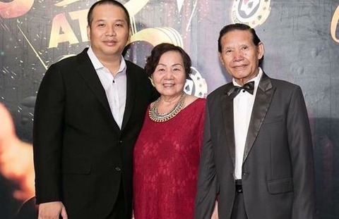 Nghệ sĩ chia buồn khi biết cha của đạo diễn Quang Huy qua đời