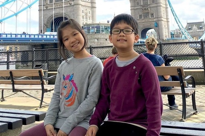 2 học sinh Việt tặng Anh 20.000 khẩu trang y tế