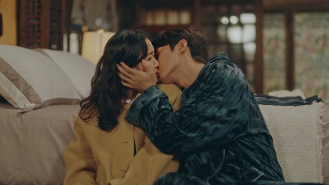 Vì sao nụ hôn của Lee Min Ho bị chê?
