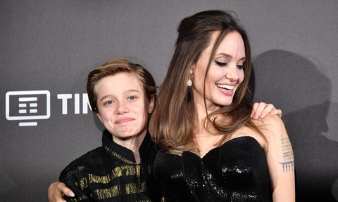 Con gái Angelina Jolie và Brad Pitt muốn gọi Jennifer Aniston là mẹ