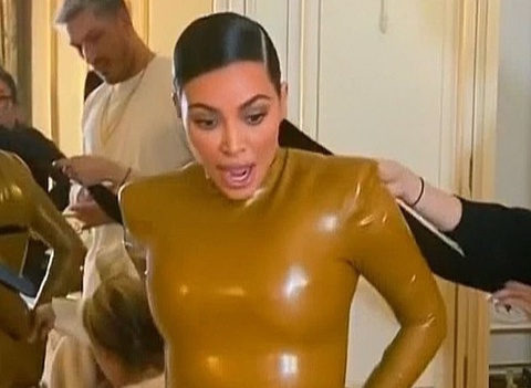 Kim Kardashian la hét khi diện váy bó sát