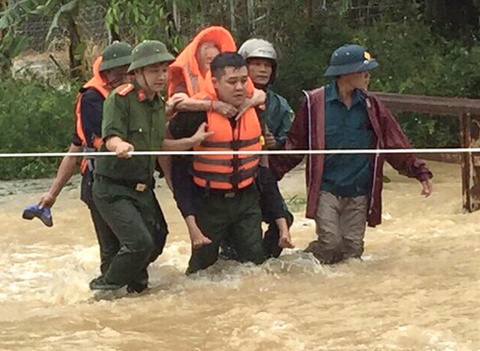 Lào Cai hứng trận mưa lịch sử