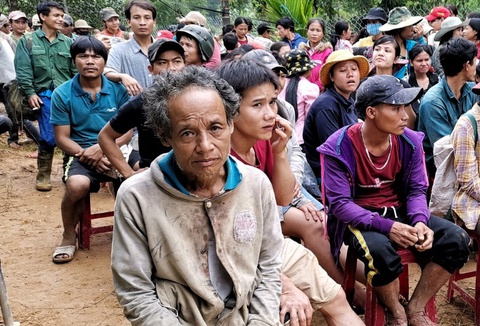 Khó khăn khi sơ tán 500 người dân Trà Leng trước bão số 10
