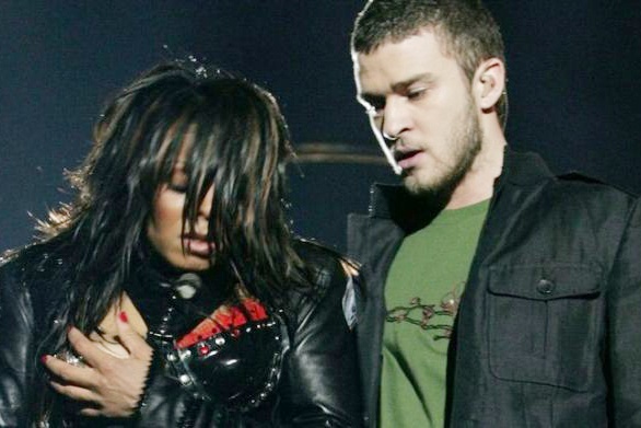 Janet Jackson khóc sau khi Justin Timberlake xin lỗi