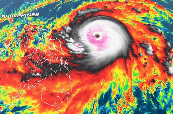 Đề phòng siêu bão Surigae đổi hướng vào Biển Đông