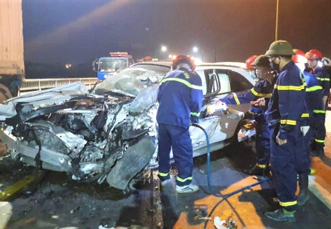 Tài xế Mercedes GLC tử vong trong vụ tai nạn liên hoàn
