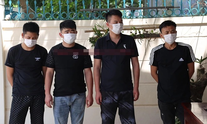 Công an phát hiện 4 người Trung Quốc trốn dưới gầm cầu