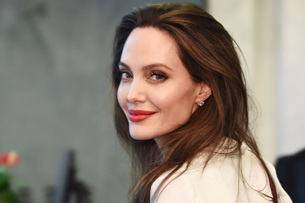 Ai kéo Angelina Jolie trở lại?