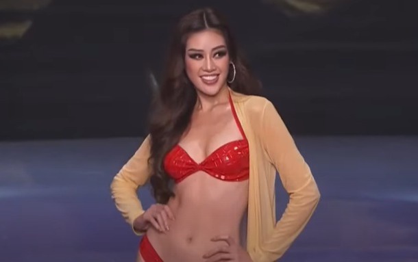 Khánh Vân và top 21 Hoa hậu Hoàn vũ trình diễn bikini