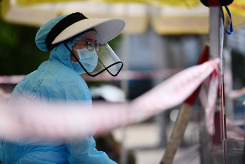 Một phụ nữ nhiễm nCoV tiếp xúc 13 người ở Bệnh viện Bắc Thăng Long