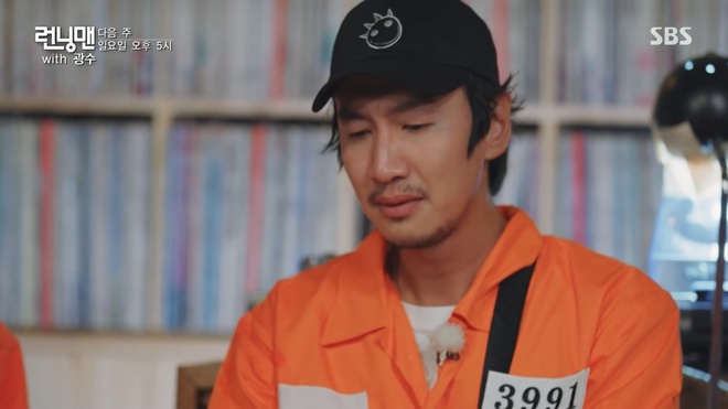 Thành viên Running Man bật khóc khi tạm biệt Lee Kwang Soo