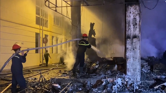 Cháy phòng trà ở TP Vinh, 6 người thiệt mạng