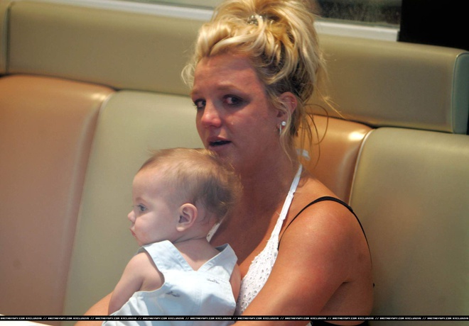 Cha Britney Spears phạm pháp khi cấm con gái mang thai?