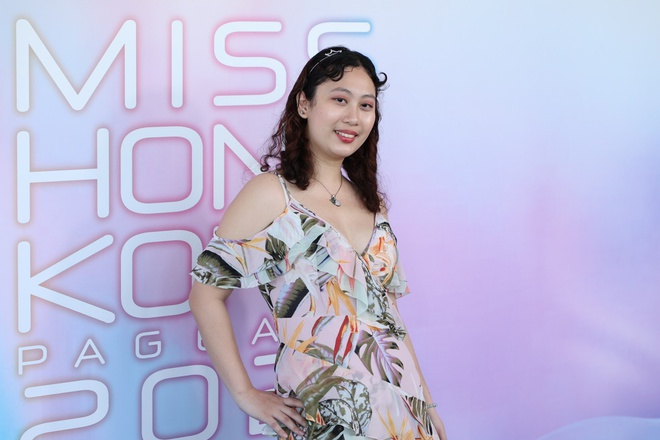 TVB o bế thí sinh kém sắc của Hoa hậu Hong Kong