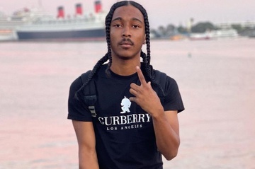 Rapper 21 tuổi bị bắn chết khi đang livestream