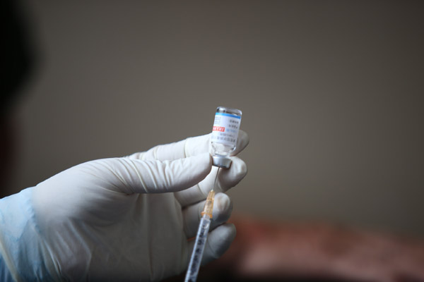 Bình Dương tiêm 1 triệu liều vaccine Sinopharm cho người dân