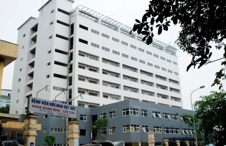 Phong tỏa một tòa nhà của Bệnh viện Việt Đức