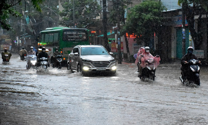 Quảng Nam - Phú Yên mưa liên tục 7 ngày, có nơi 800 mm
