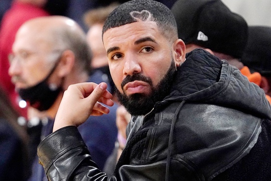 Drake lên tiếng sau đêm nhạc có 8 người chết