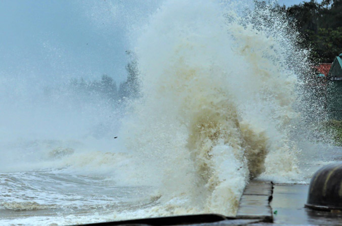 Biển Đông có thể hứng bão cuối năm