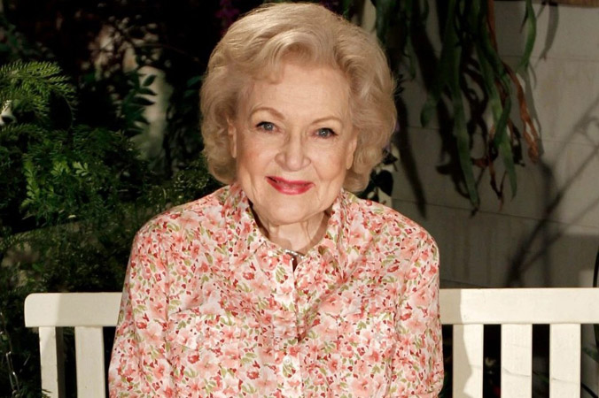 Diễn viên Betty White qua đời ở tuổi 99