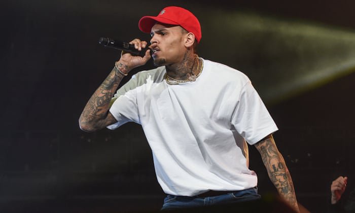 Chris Brown bị kiện 20 triệu USD