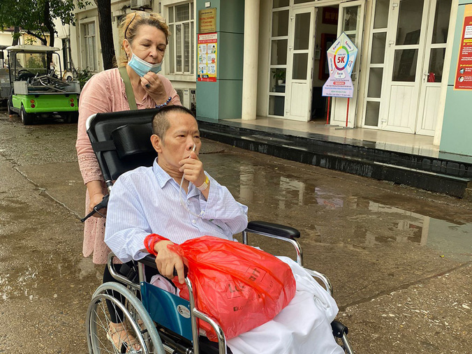 20 năm bỏ quê Ukraine sang Việt Nam chăm chồng đột quỵ