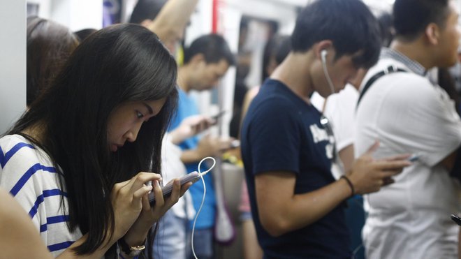 Nhiều người Trung Quốc tìm cách cai nghiện điện thoại
