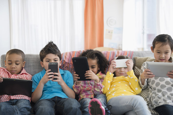 Trẻ em đang dùng mạng xã hội nhiều hơn bao giờ hết