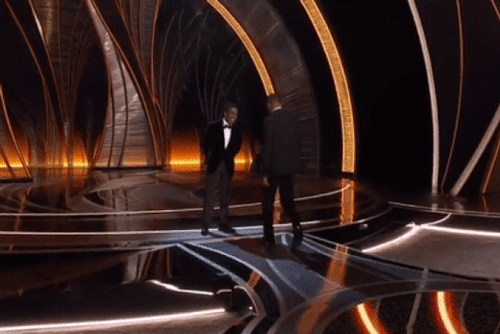 Will Smith tát Chris Rock trên sân khấu trao giải Oscar 2022