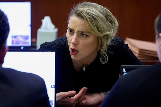 Tính toán mới của Amber Heard bị chỉ trích 'điên rồ'