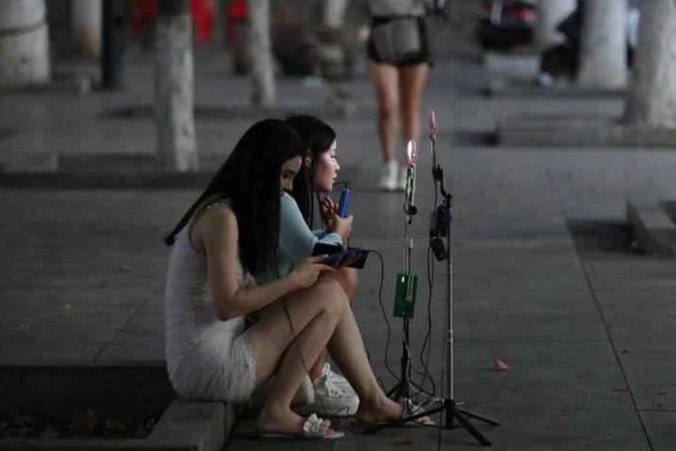 Mặt tối nghề livestream ở Trung Quốc