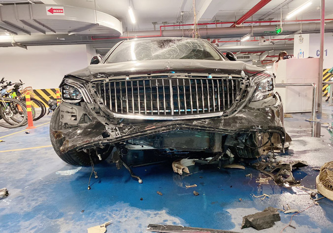 Chủ Mercedes Maybach tông loạt xe máy không phải cư dân 6th Element