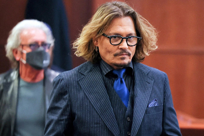 Johnny Depp lại bị kiện