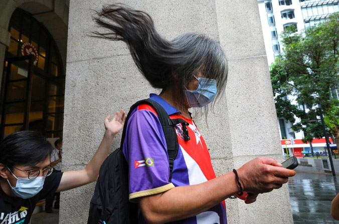 Nam sinh Hong Kong đấu tranh để được nuôi tóc dài
