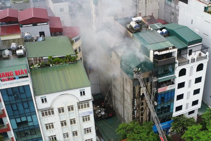 Phó thủ tướng yêu cầu điều tra vụ cháy quán karaoke ở Hà Nội