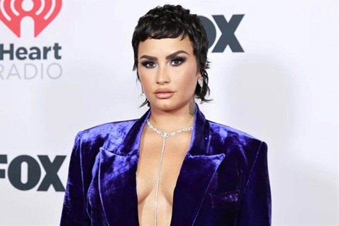 Demi Lovato có bạn trai sau khi công khai giới tính