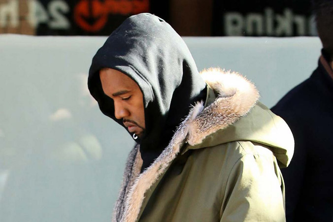 Kanye West bị đóng băng 75 triệu USD