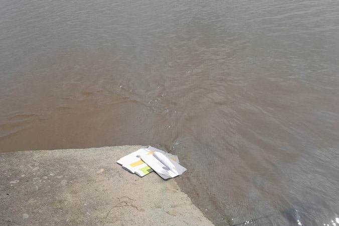 Thai phụ sẩy chân tử vong khi giặt chiếu bên bờ sông
