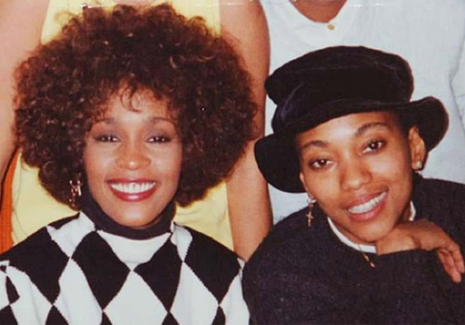 Mối tình đồng giới của Whitney Houston được tiết lộ