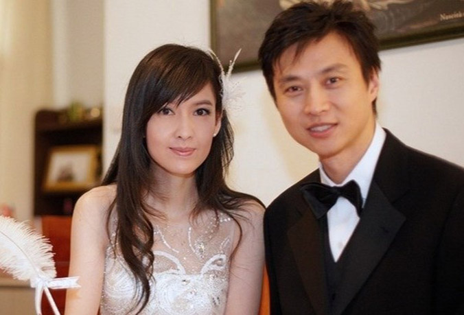 Hôn nhân 14 năm không con cái của biểu tượng nhan sắc Hong Kong