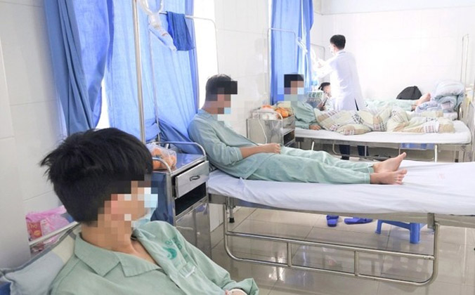 Bốn học sinh nhập viện cấp cứu sau khi hút thuốc lá điện tử
