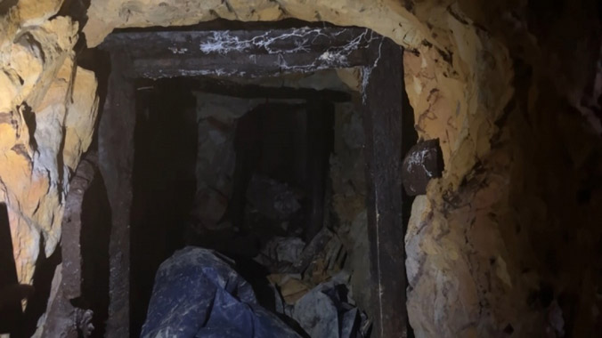 3 người chết ngạt trong một hầm vàng