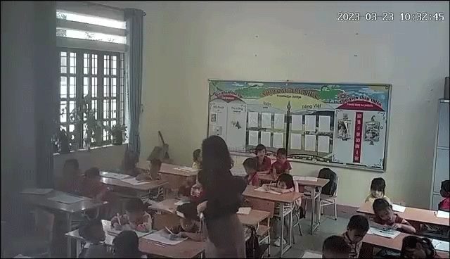 Giáo viên dùng thước nhôm gõ 'bôm bốp' vào đầu trẻ