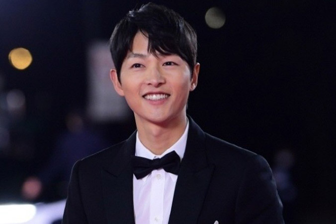 Song Joong Ki: 'Nghệ sĩ có thể mất việc sau khi kết hôn'